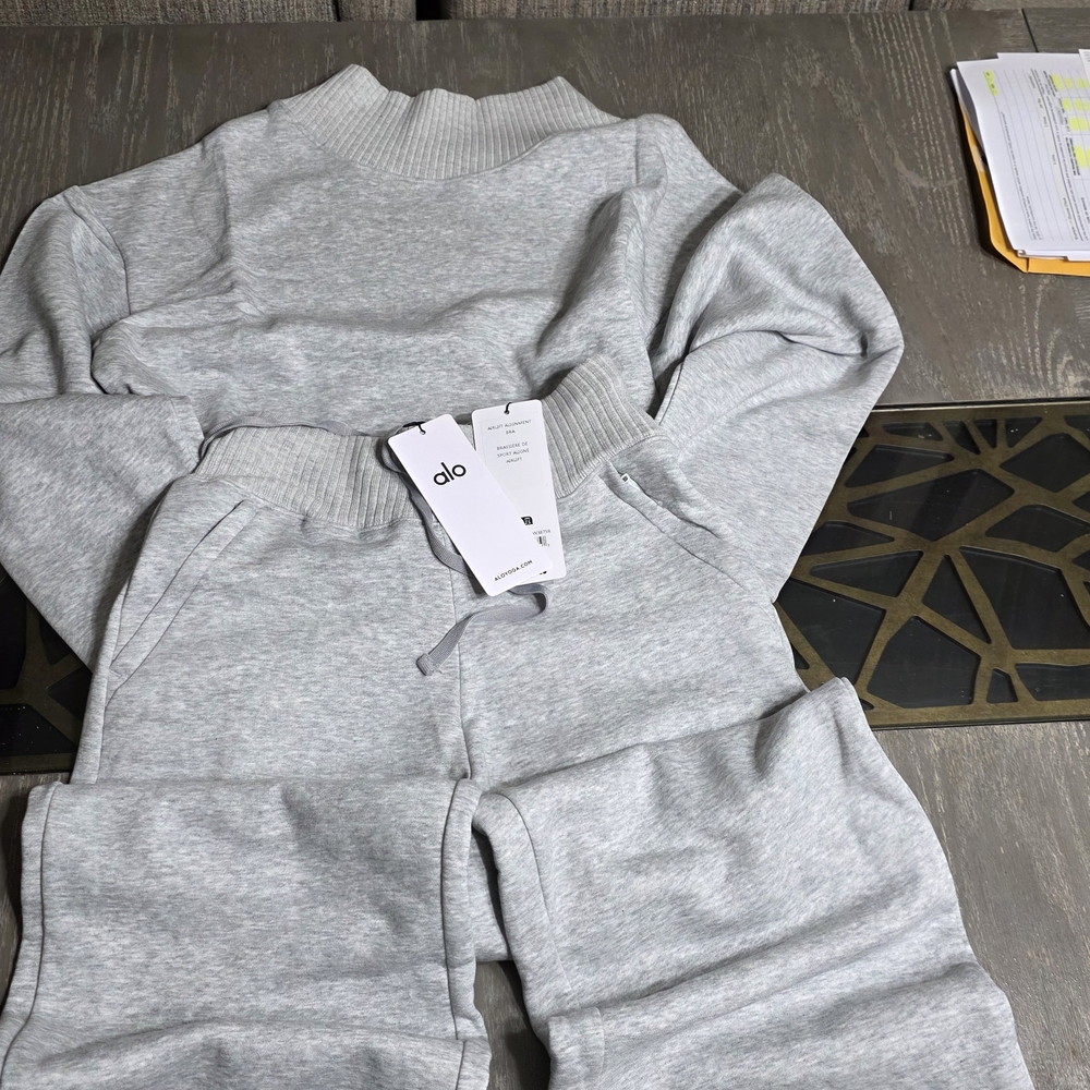 ALO Yoga Heather Gray Lounge Set